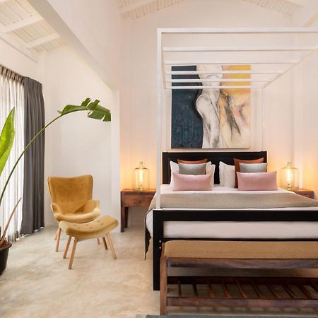 Sea Salt Society Hotel Hikkaduwa Bagian luar foto